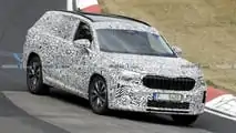 Skoda Kodiaq (2024) auf dem Nürburgring erwischt