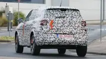 Opel Crossland (2024) als Erlkönig