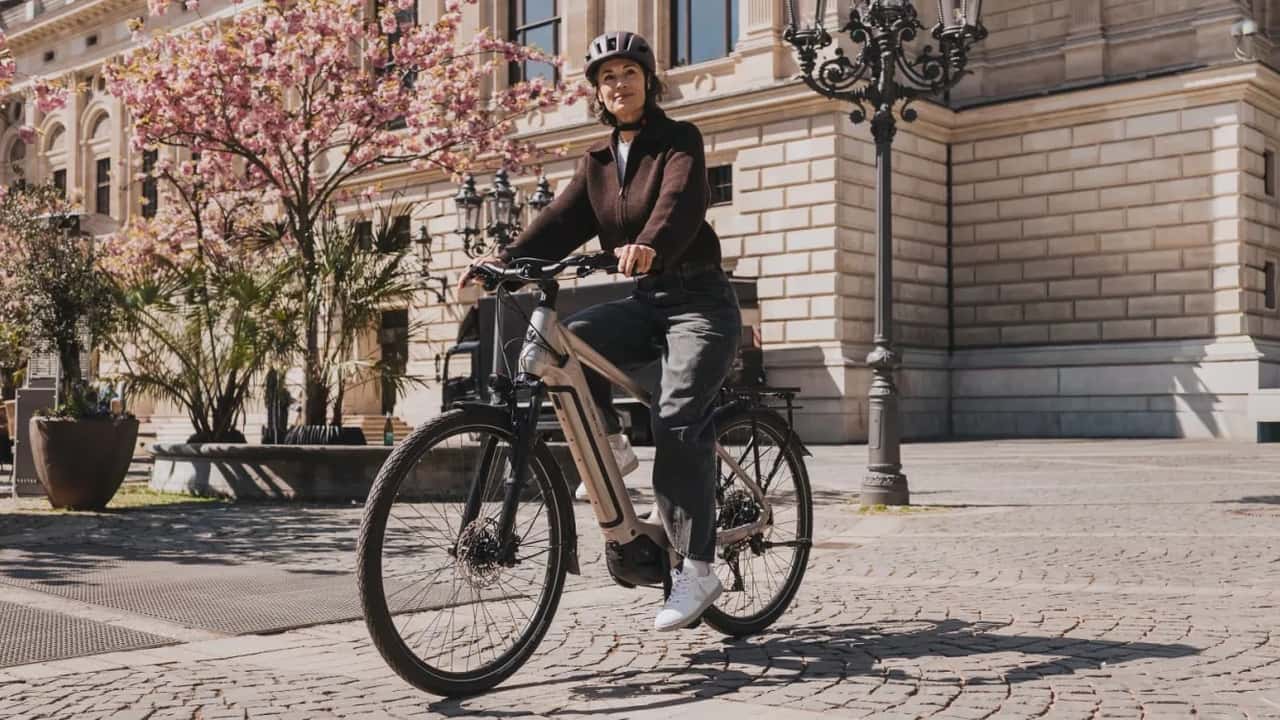 E-bike, arriva il motore Bosch che spinge di più ma quasi non si vede