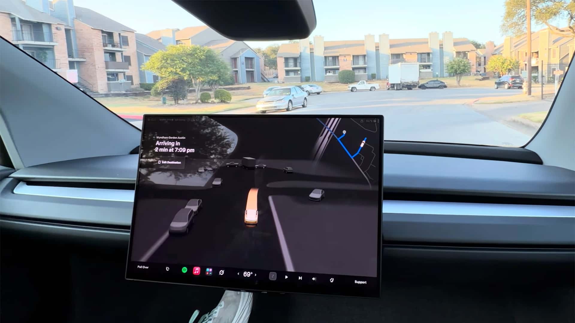 Tesla Cybercab Realiza Viajes de Pasajeros en Austin: Un Vistazo al Futuro de la Movilidad Autónoma