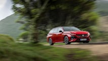 Peugeot 308 SW PHEV, la prova su strada di Motor1.com