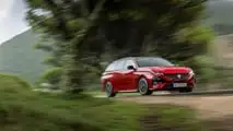 Peugeot 308 SW PHEV, prueba en carretera de Motor1.com