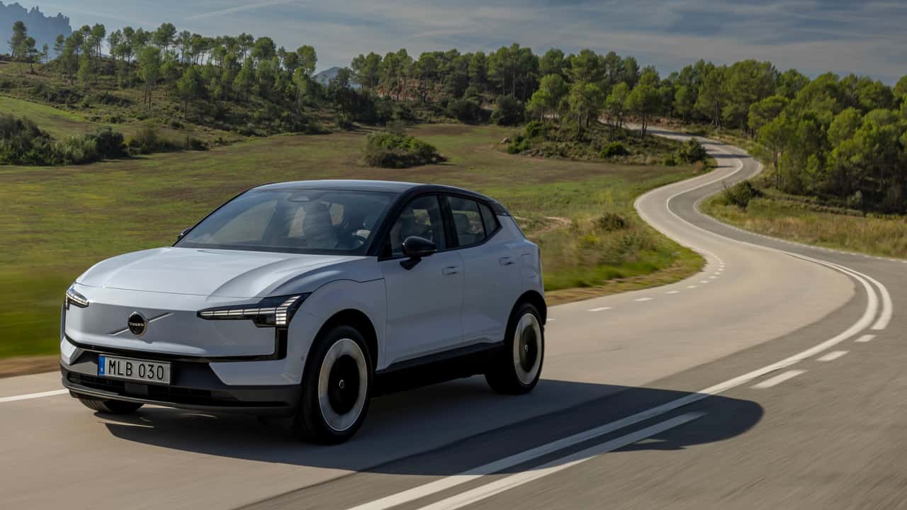 Volvo EX30 (2023) in Hellblau