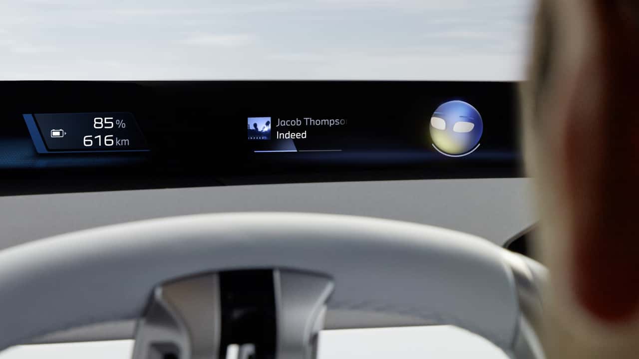 Das Panoramic-Vision-Display im BMW iX3