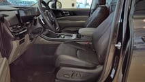 M1 nas lojas: Kia Carnival 3.5 V6 
