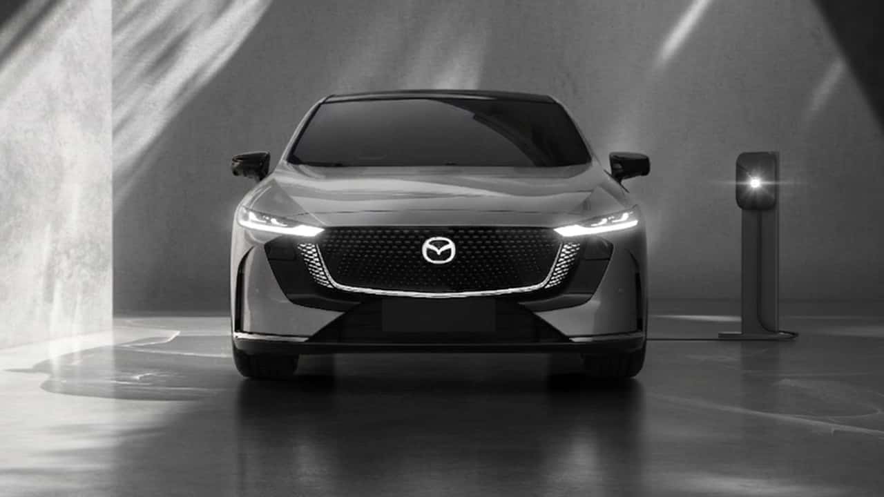 Mazda cambia strategia: meno elettriche e più ibride 2