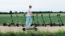 10 Elektro-Tretroller im ADAC-Test