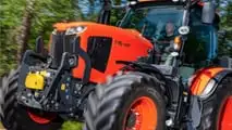 Kubota: trattore M 6-142 e aratro pentavomere in risaia