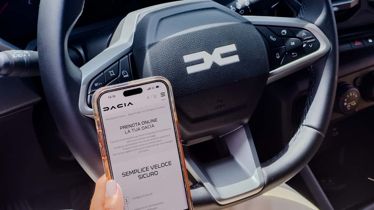 Dacia Duster, ecco come si prenota online