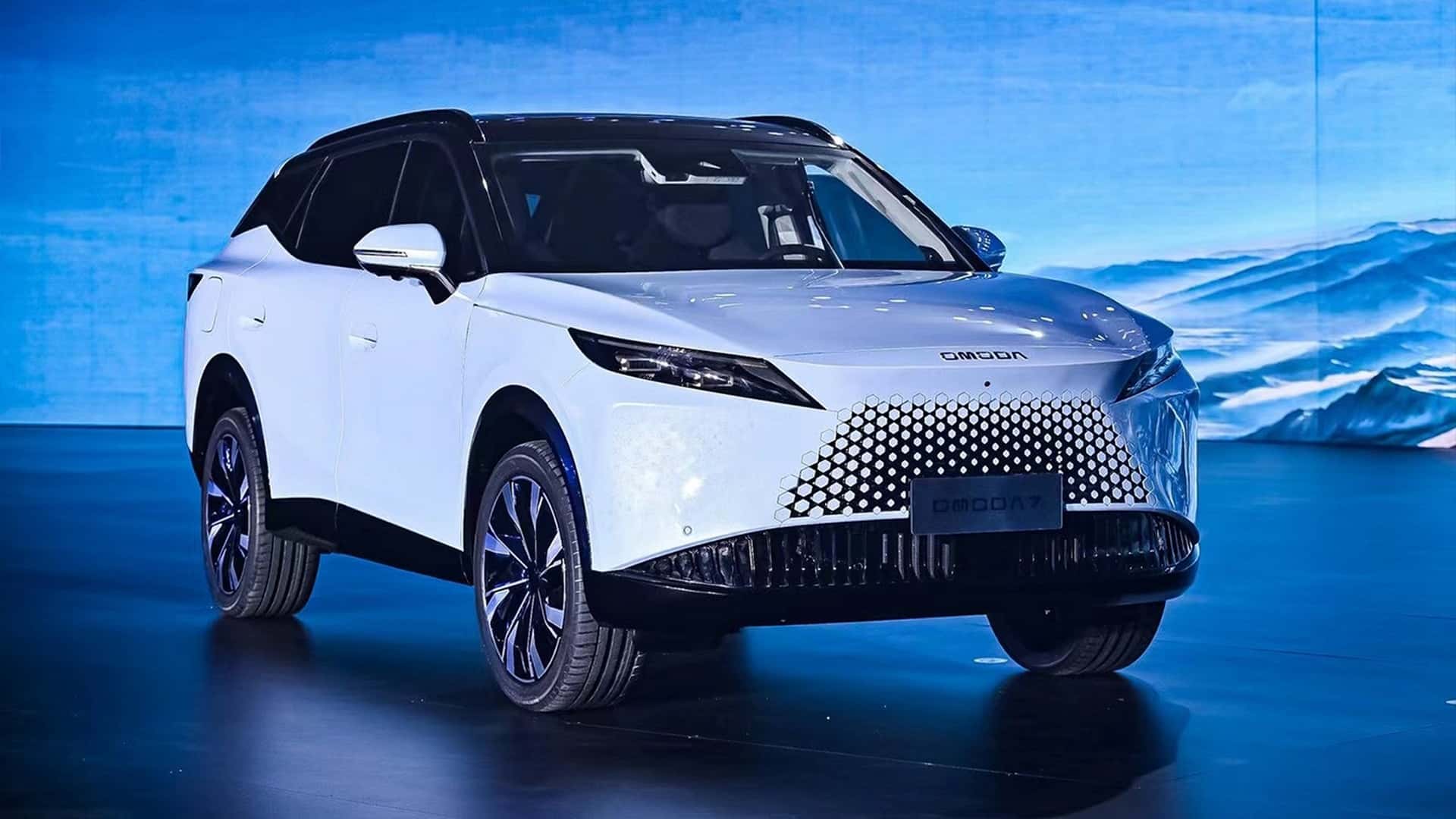 Omoda 7 Debuts Plug in SUV Coming In 2025 Omoda 7 Debuts Plug in SUV Coming In 2025