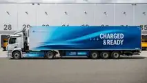 Mercedes-Benz eActros 300 tractor