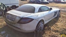 Mercedes-Benz SLR McLaren abandonado