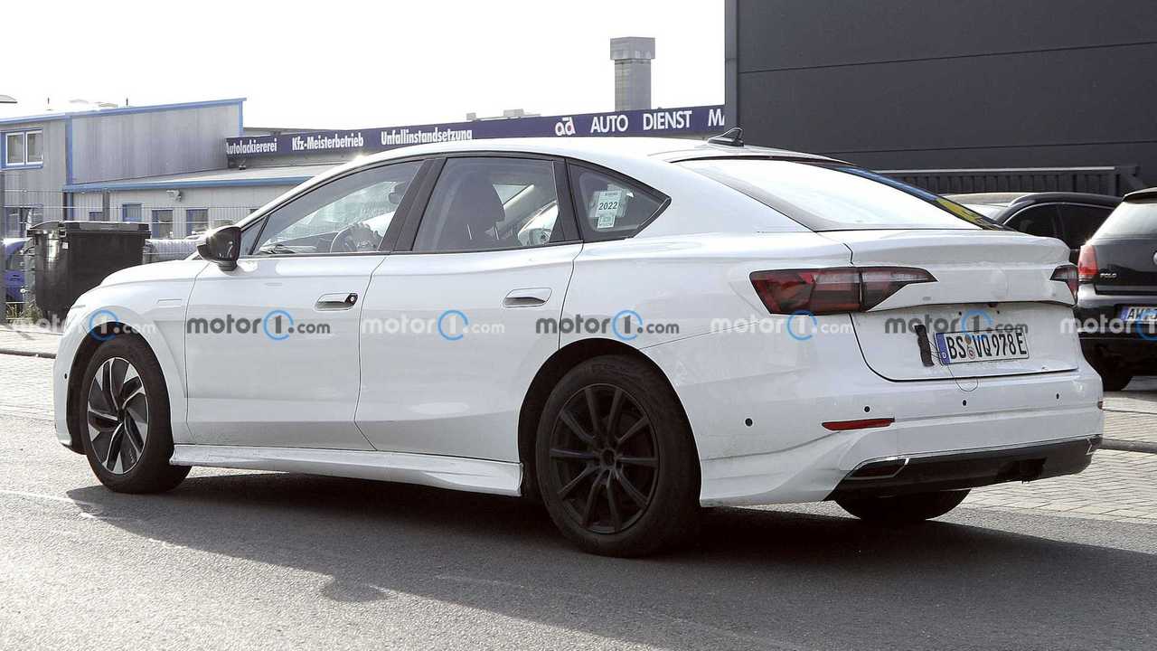 Novos tiros de espionagem Volkswagen Aero B