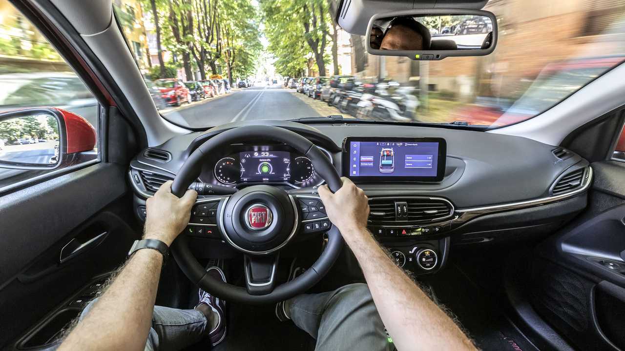 Fiat Tipo Hybrid - Point of Review