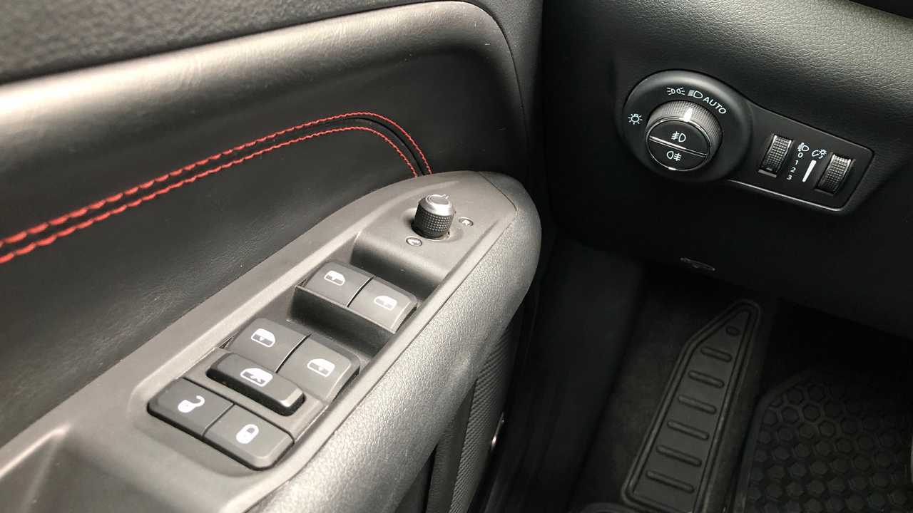 JEEP-COMPASS-TRAILHAWK15