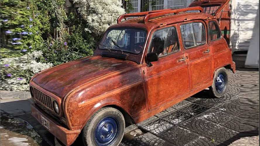 Una Renault 4 unica al mondo: è fatta di legno