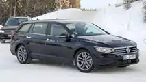 VW Passat (B9) erste Erlkönigbilder als 