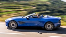 Aston Martin Vanquish Volante (2025) in Morpheus Blue