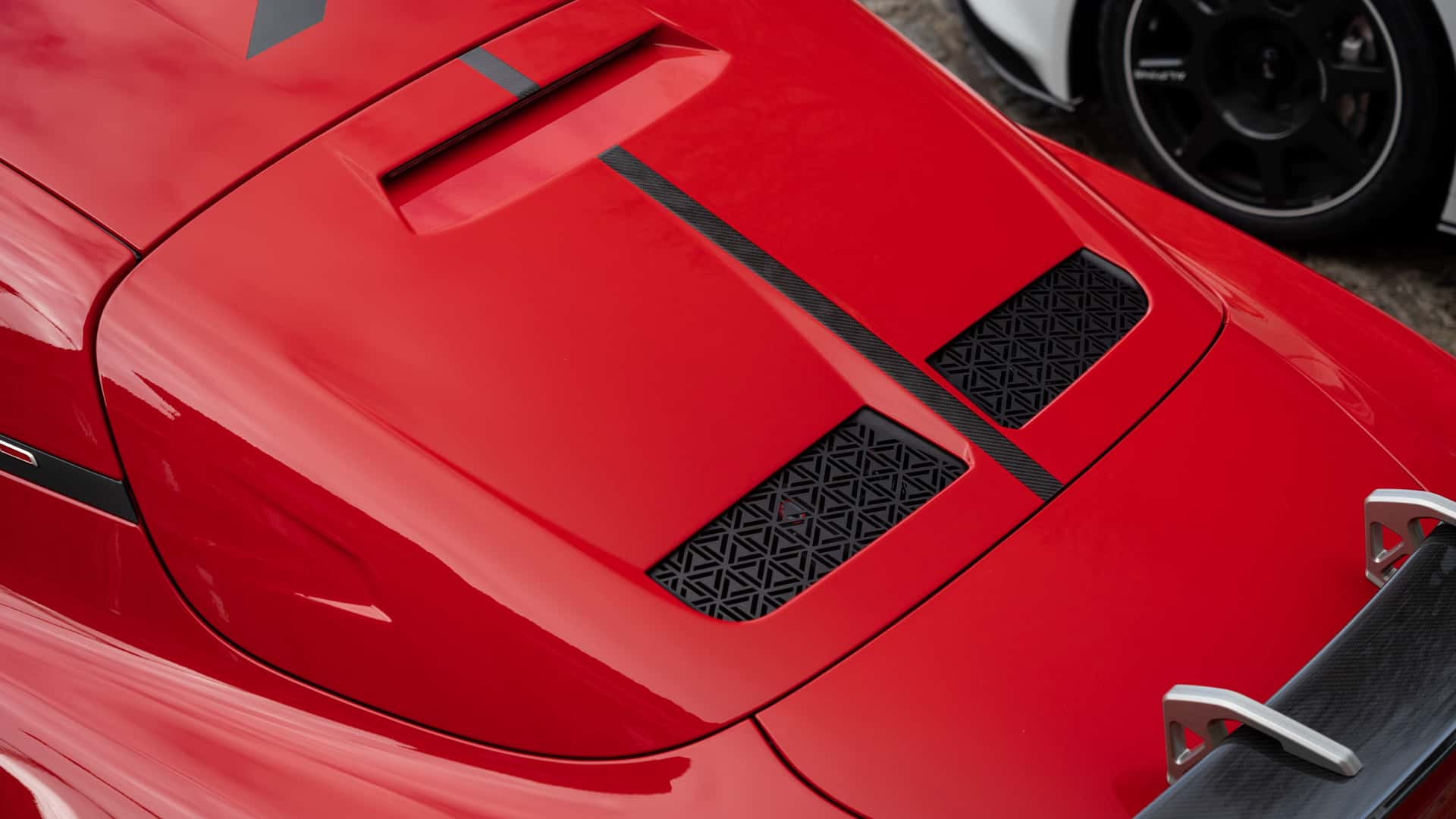 https://cdn.motor1.com/images/mgl/pbzxg1/s1/alpine-a110-r-70.jpg