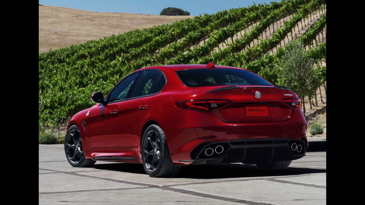 Alfa Romeo Stelvio: SUV tem nome confirmado e fica pronto até o fim de 2016