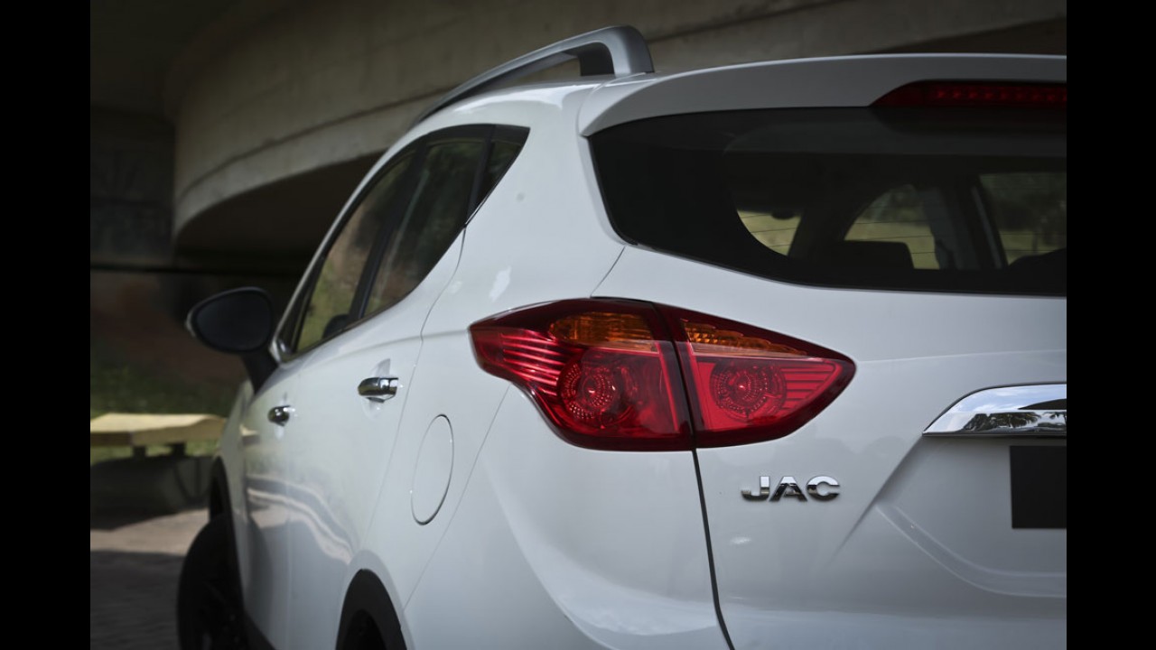 JAC T5 entra na briga dos SUVs compactos apostando em preço e equipamentos
