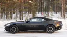 2018 Aston Martin DB11 Volante casus fotoğrafları