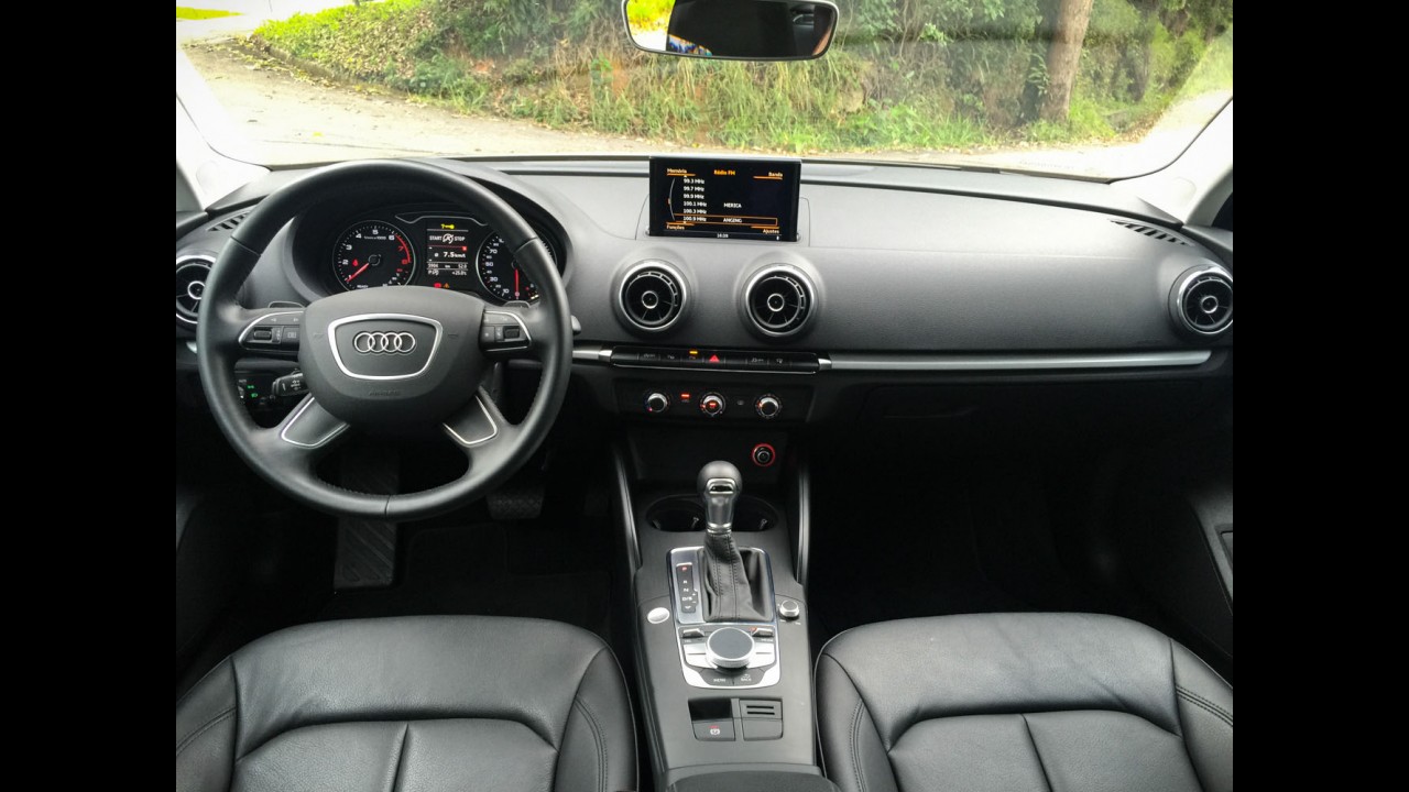 Teste CARPLACE: novo VW Jetta 1.4 TSI desafia o "primo rico" Audi A3 Sedan