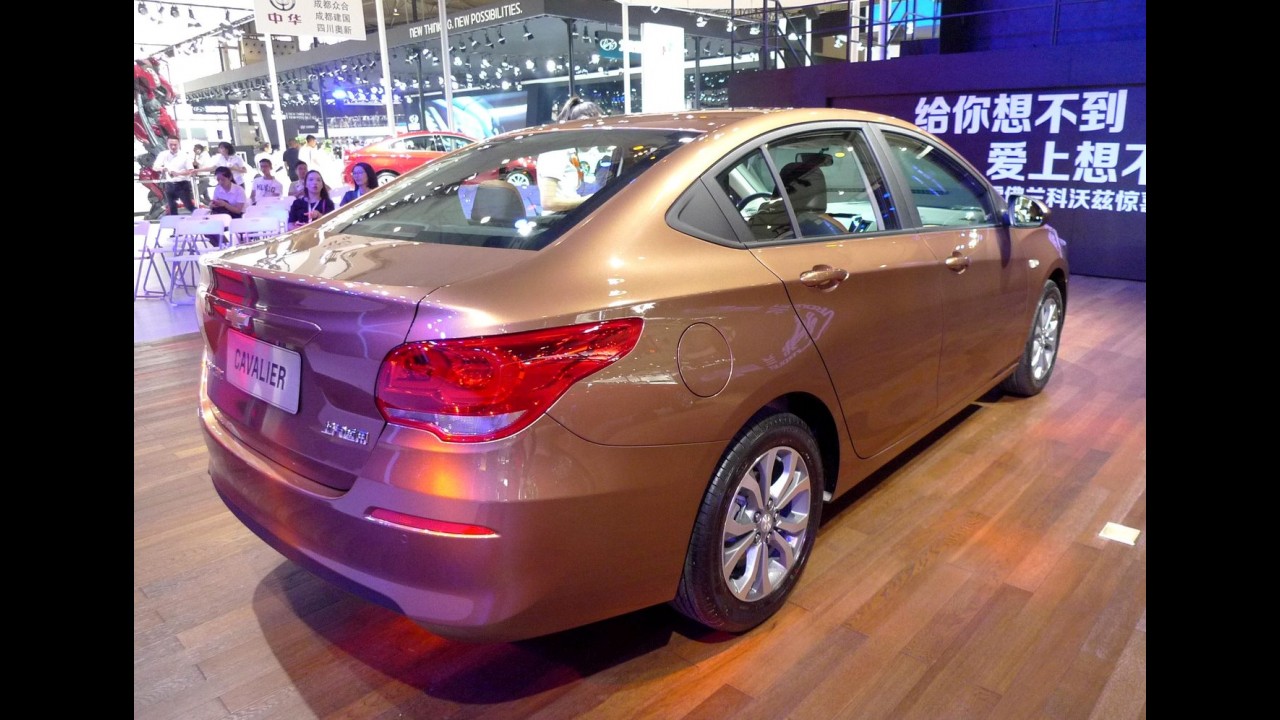 Baseado no Cruze antigo, Chevrolet Cavalier estreia como sedã "popular" - veja fotos