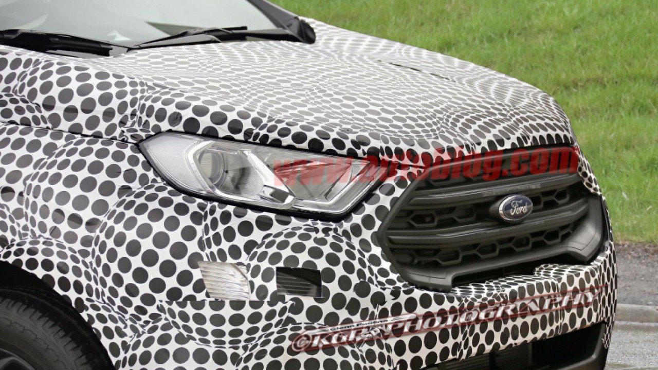 Flagra: menos camuflado, novo EcoSport 2017 revela faróis e grade