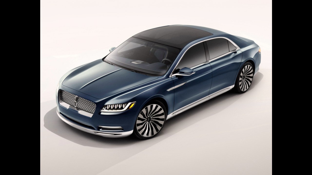 Bentley tira sarro da Ford e diz que conceito Continental é cópia do Flying Spur