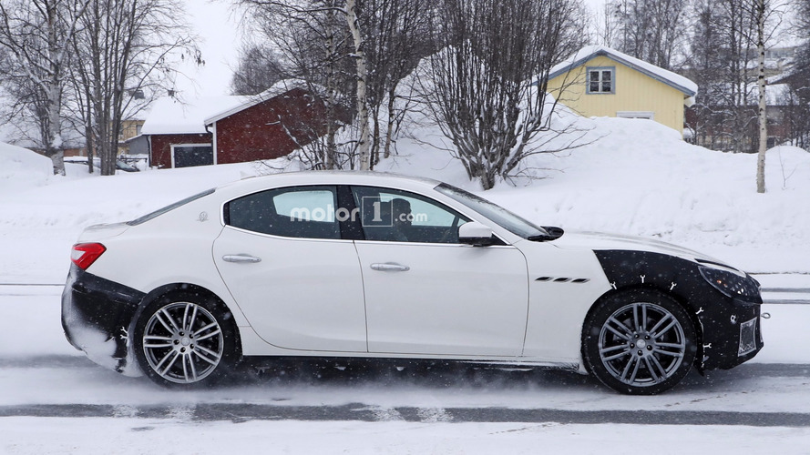 2018 Maserati Ghibli facelift spy photo