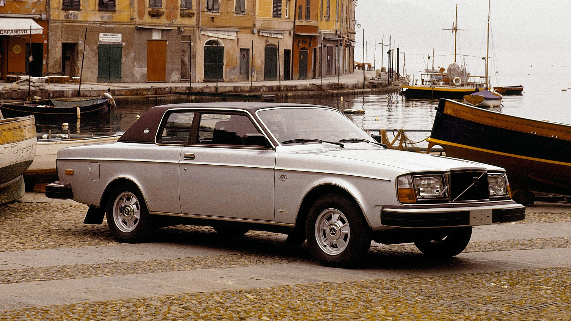 volvo-262c.jpg
