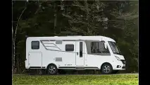Neue Wohnmobile, neue Wohnwagen