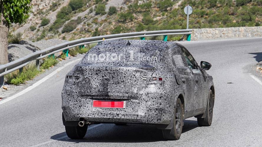 Renault Captur Coupe spy photo
