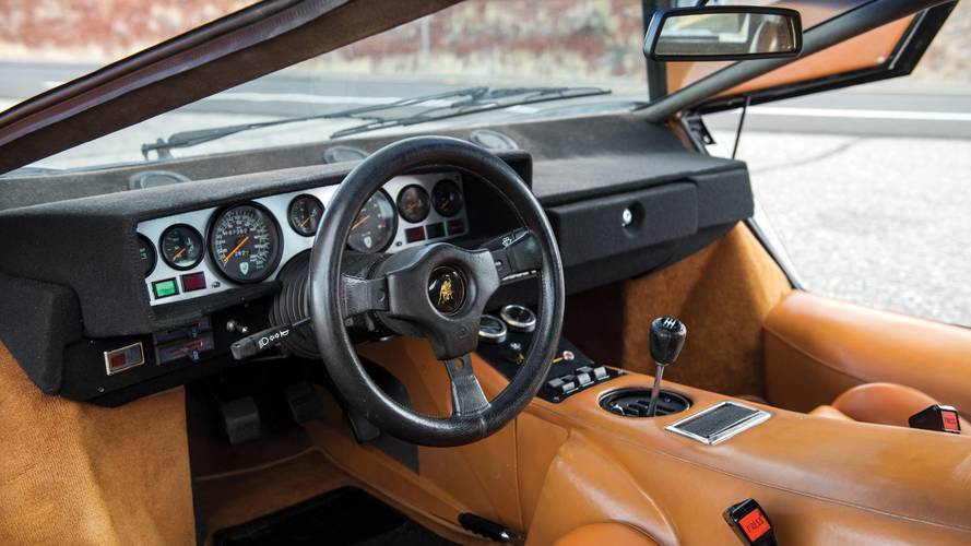 Lamborghini Countach LP400S 17