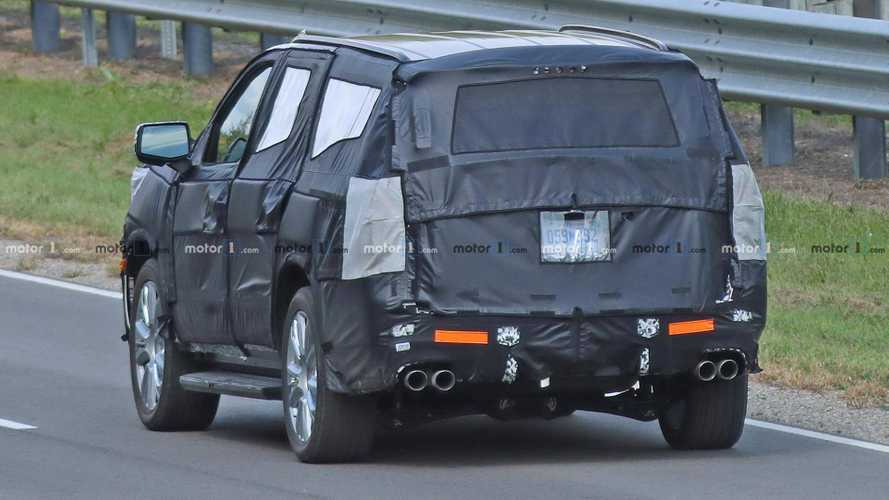 Next Chevrolet Tahoe Spied Riding On Independent Rear ... Next Chevrolet Tahoe Spied Riding On Independent Rear ...