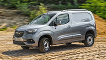 Opel Combo Cargo 4x4 (2020): Verblechte Version des Lieferwagens im Gelände