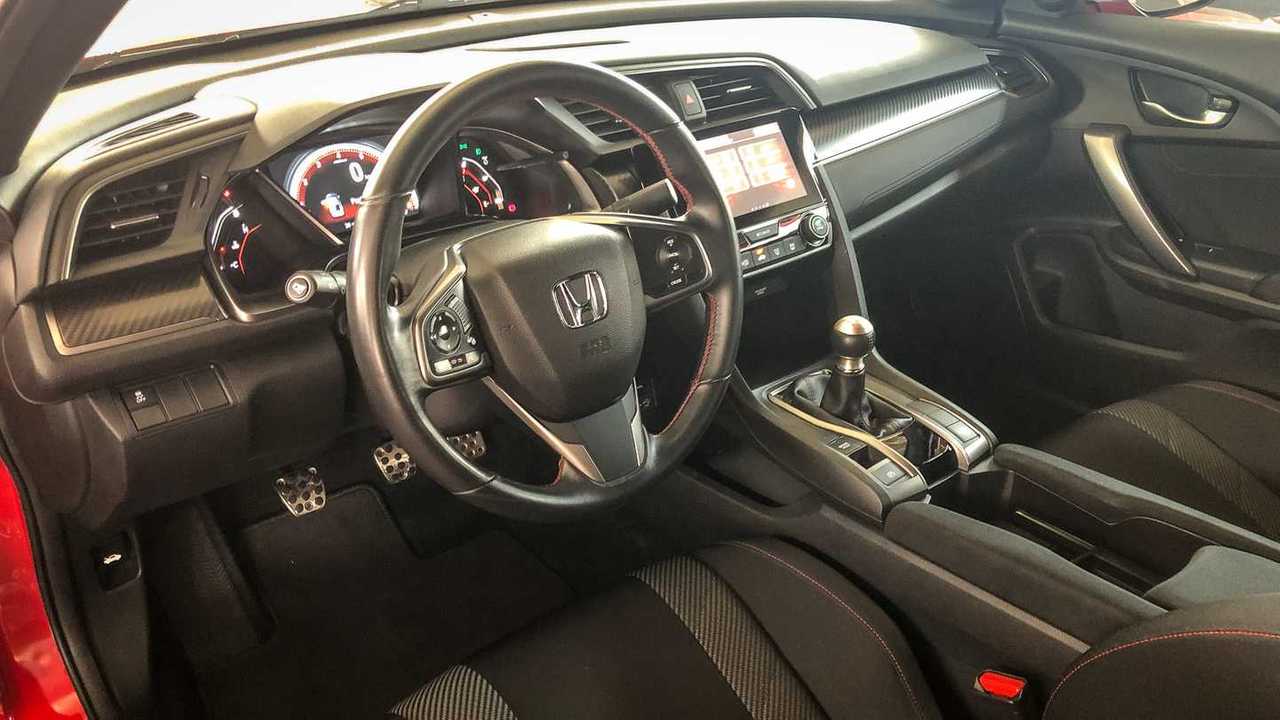 Sandero RS e Civic Si