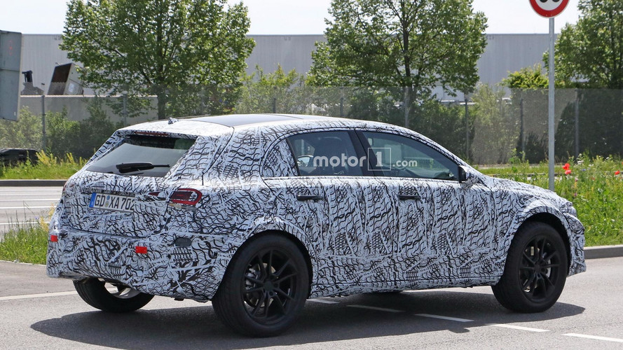 2019 Mercedes GLA spy photo