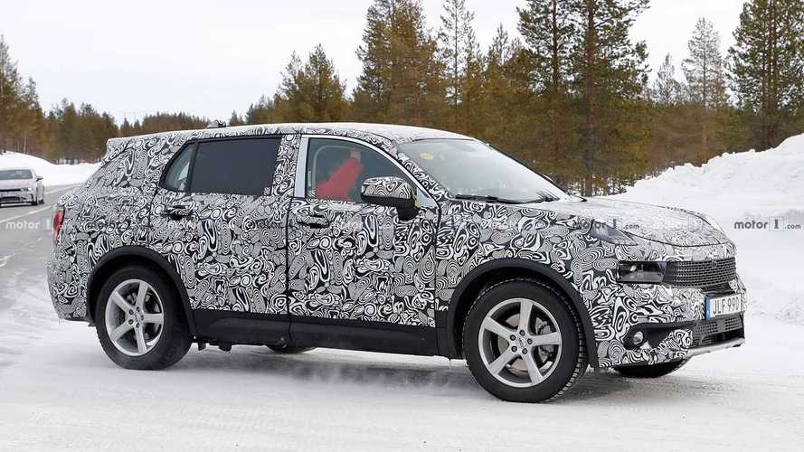 01 >> Seven Seat Lynk Co 01 Spied Stretching Out In The Snow 01 >> Seven Seat Lynk Co 01 Spied Stretching Out In The Snow