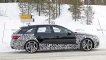 2020 Audi RS4 Avant lifting foto spia