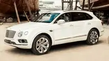 Bentley Bentayga Mulliner Pearl of the Gulf
