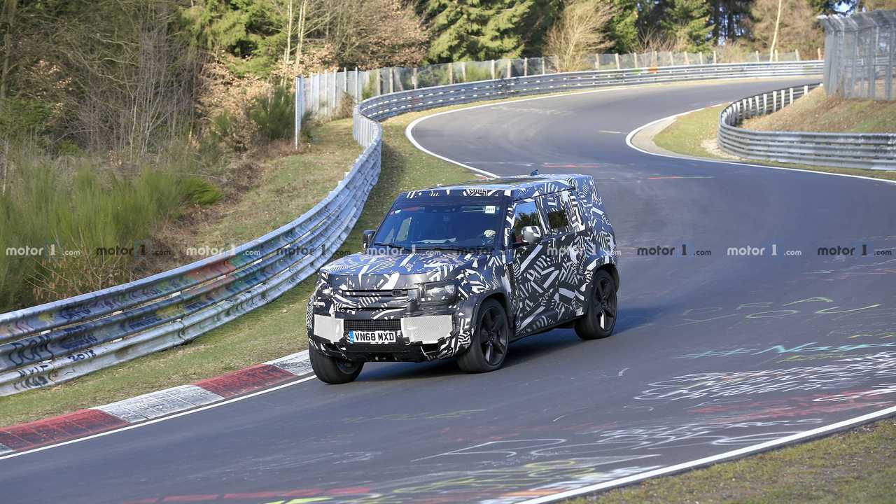 Land Rover Defender spied on Nurburgring