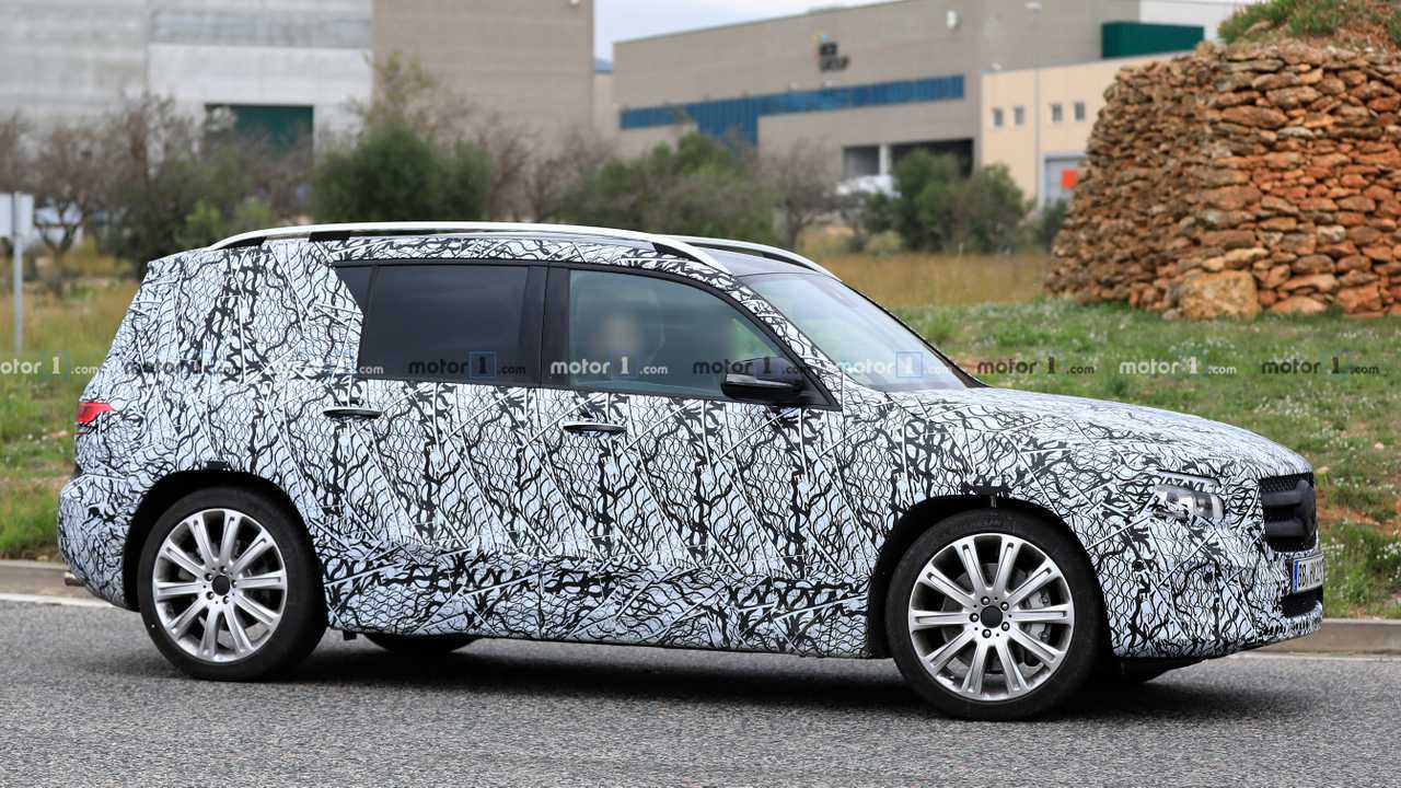 Mercedes-AMG GLB 35 spy photo