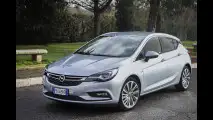 Opel Astra, l’auto a cui basta “chiedere” 