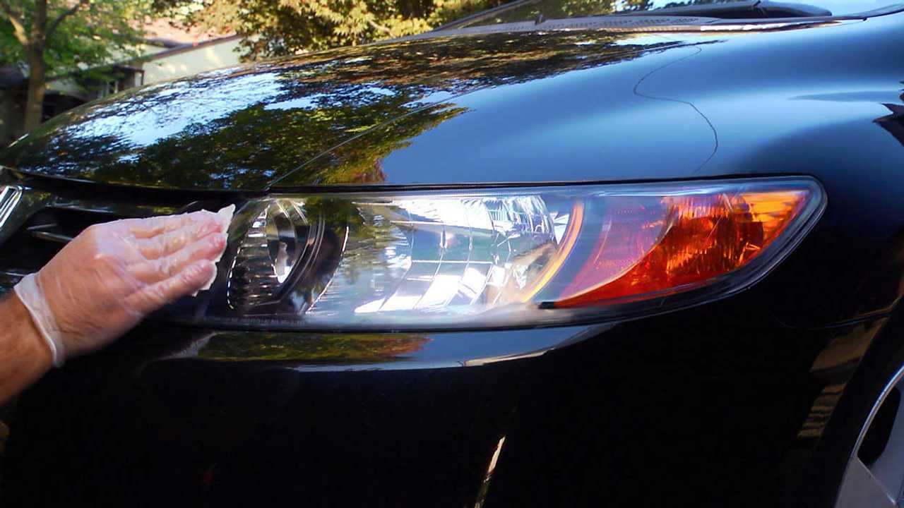 Unos faros en mal estado reducen la visibilidad