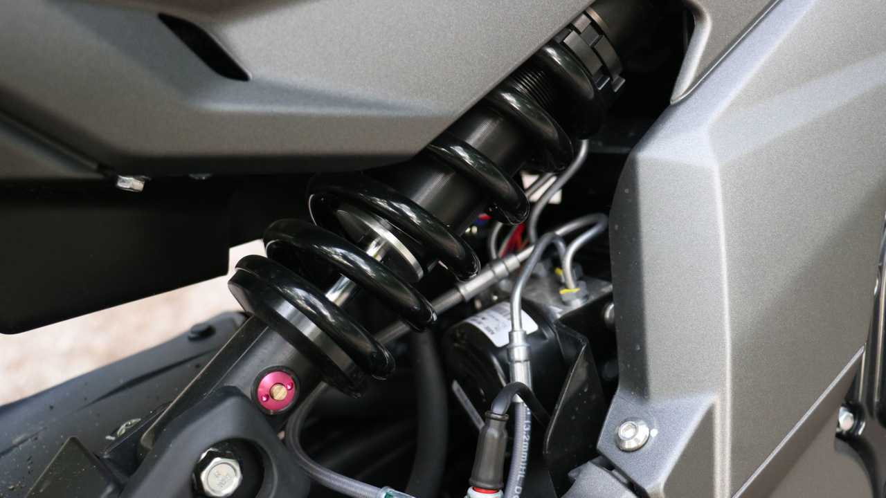 Essai CFMoto 400NK