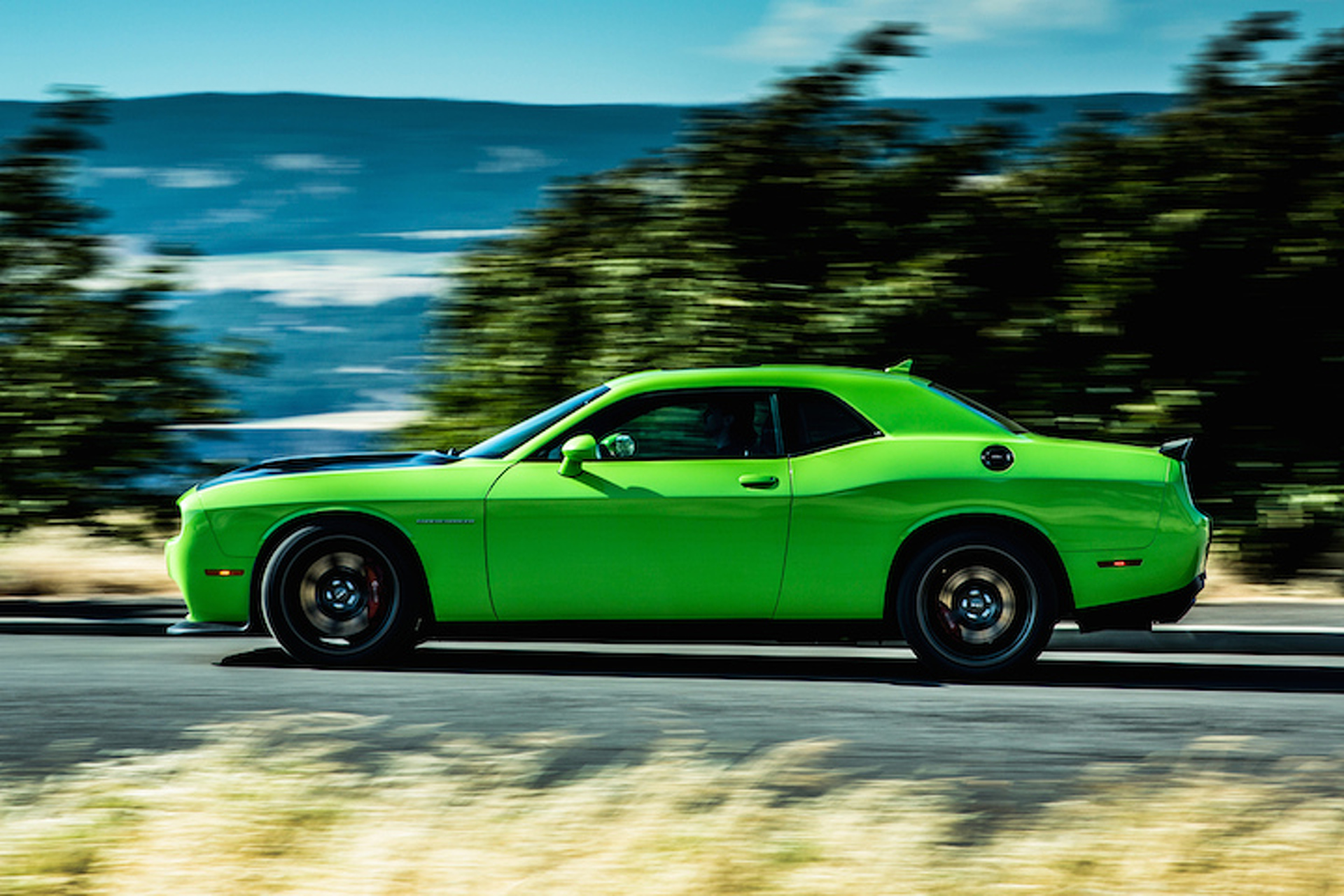 The Dodge Challenger Hellcat is a Giggle-Inducing Sociopath: First Drive