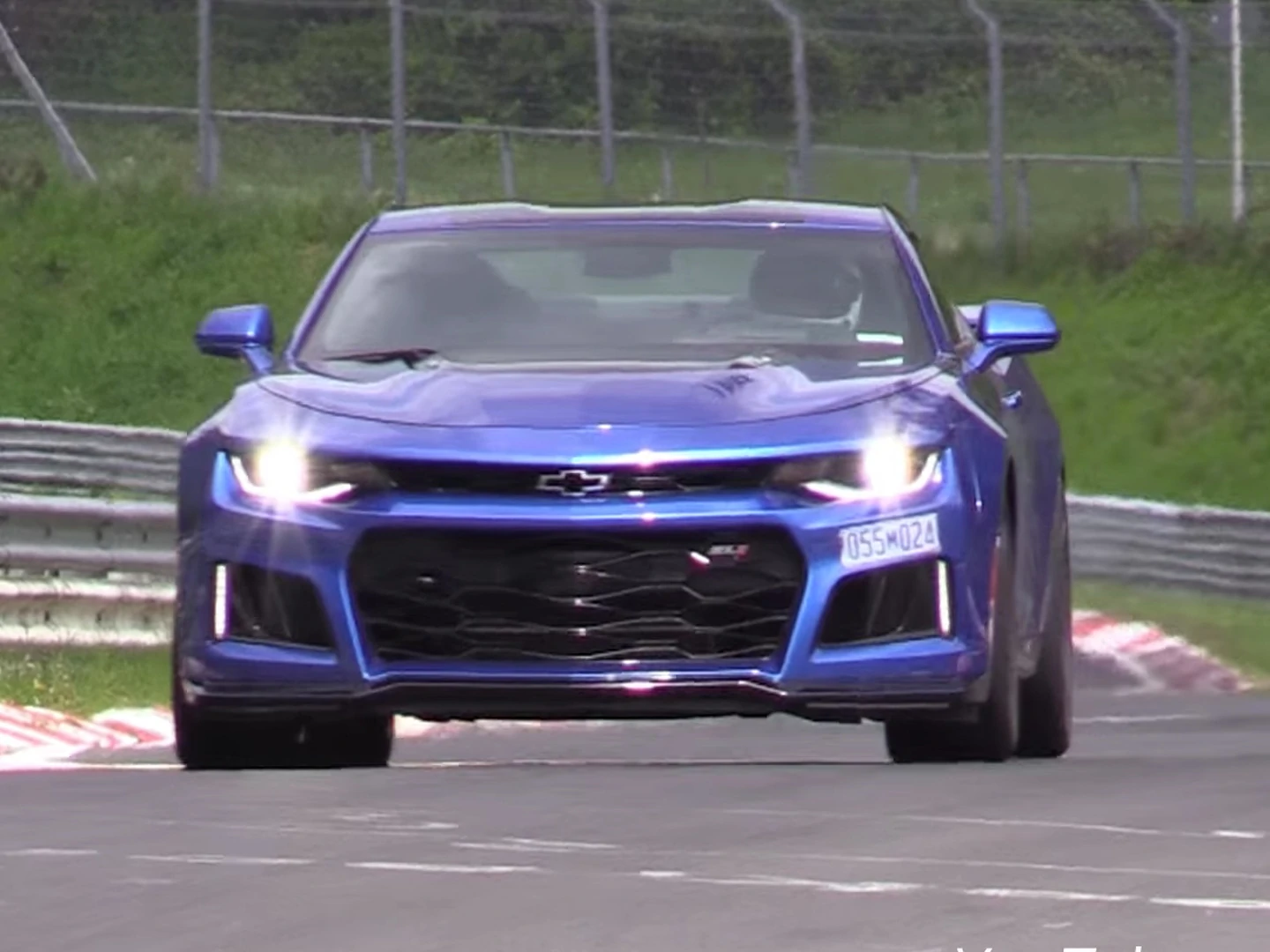 Chevy Camaro Zl1 Coupes Spied Attacking The Nurburgring