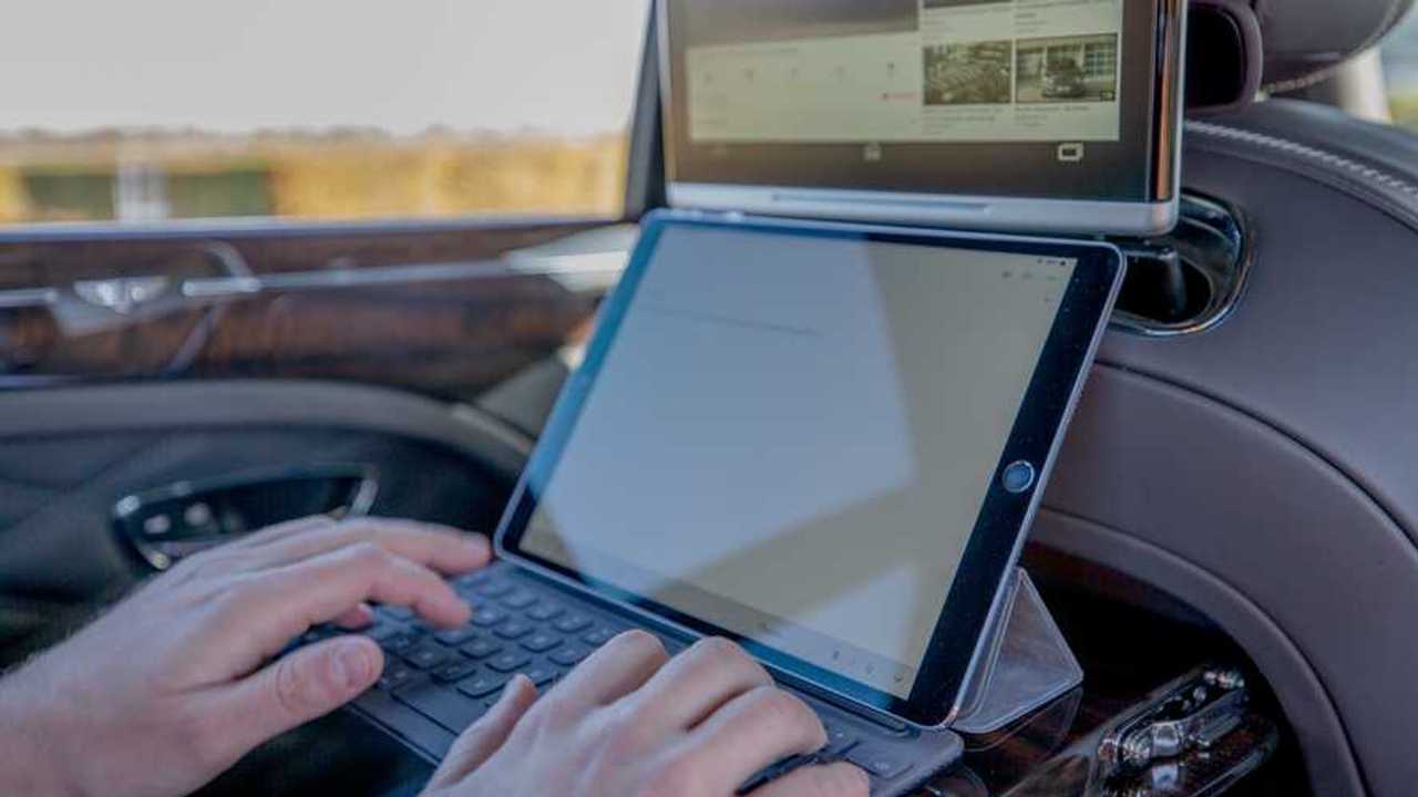 Bentley Super WiFi in auto